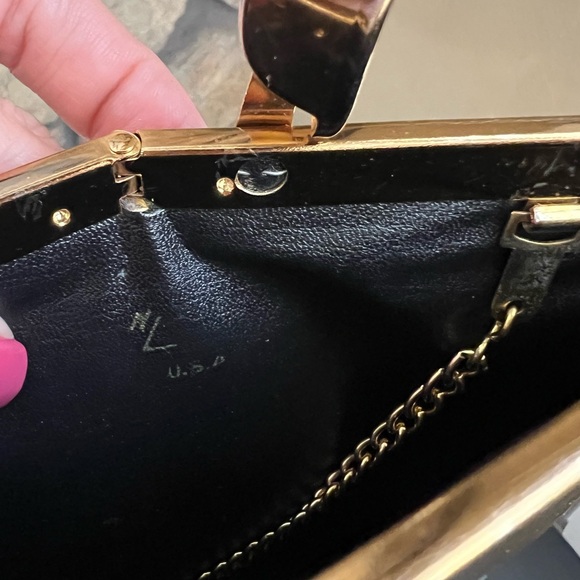 Harry Levine 1960’s Vintage Leather handbag with gold chain strap - Picture 9 of 13